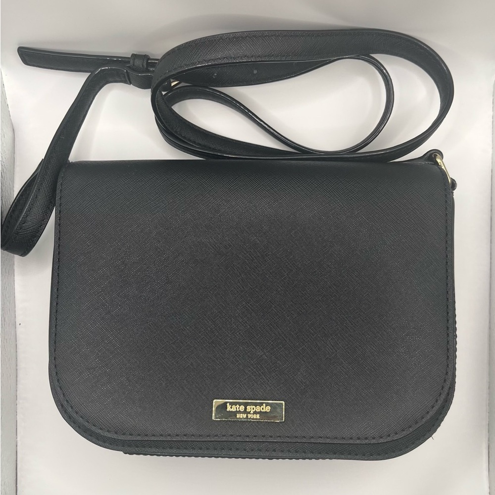 Kate Spade Crossbody Purse – Chic, Lightweight & Everyday Ready